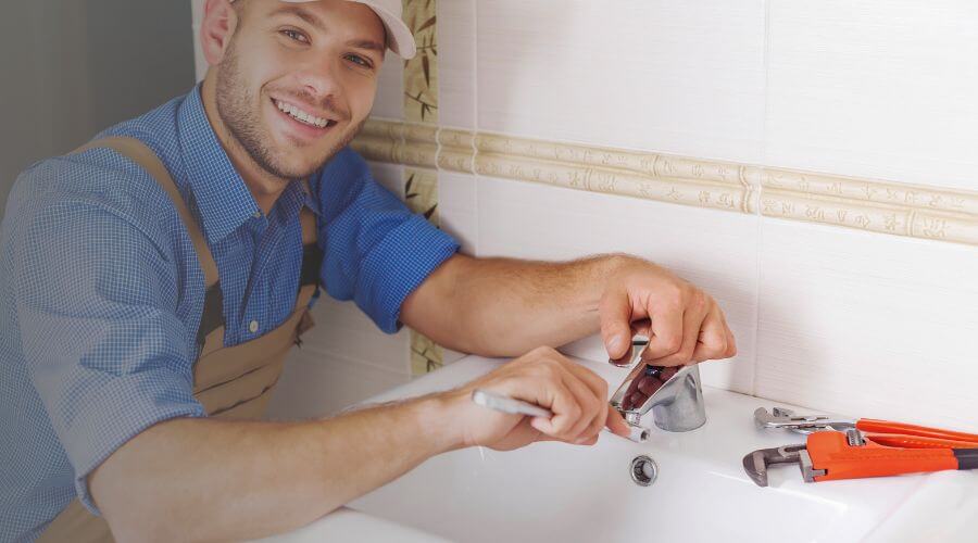 Expert burst pipe repair services in Sheldon, IL